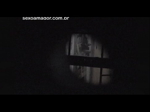 ❤️ Блонди ба таври махфӣ аз ҷониби як сайёҳи ҳамсоя, ки паси хиштҳои холӣ пинҳон шудааст, сабт мешавад Синси босифат дар порно tg.tukifporno.ru ❌
